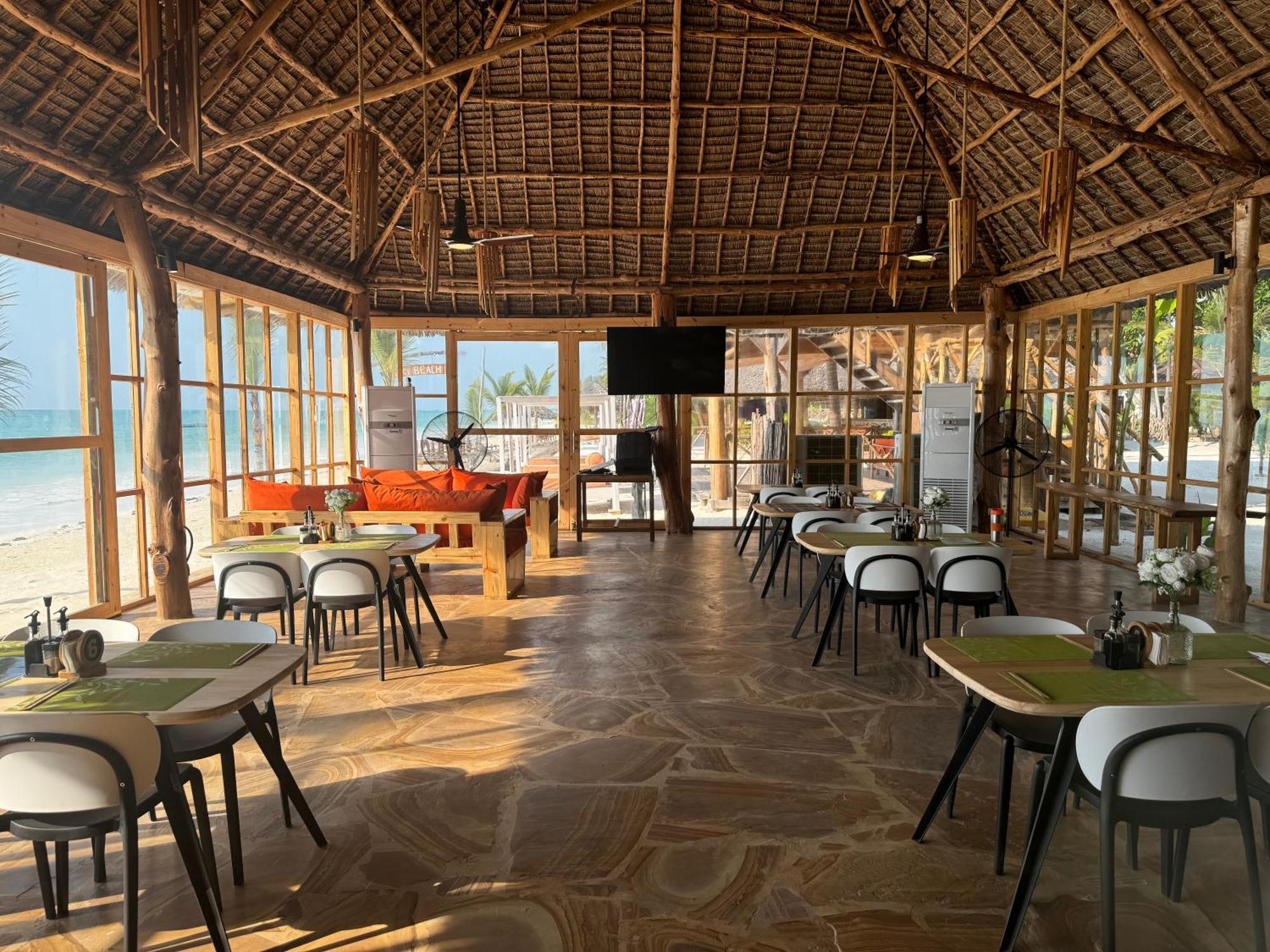 Tiki Beach Club & Resort (Adults Only) Bwejuu Exteriör bild