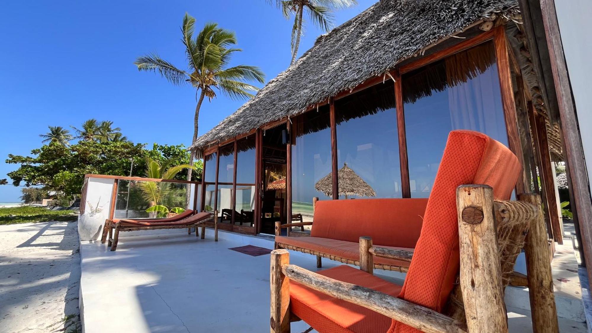 Tiki Beach Club & Resort (Adults Only) Bwejuu Exteriör bild